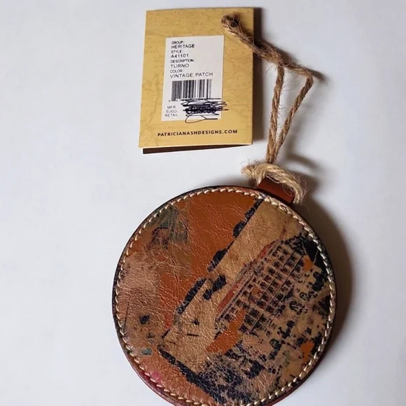 Patricia Nash Vintage Patch Turno Mirror - Picture 2 of 9